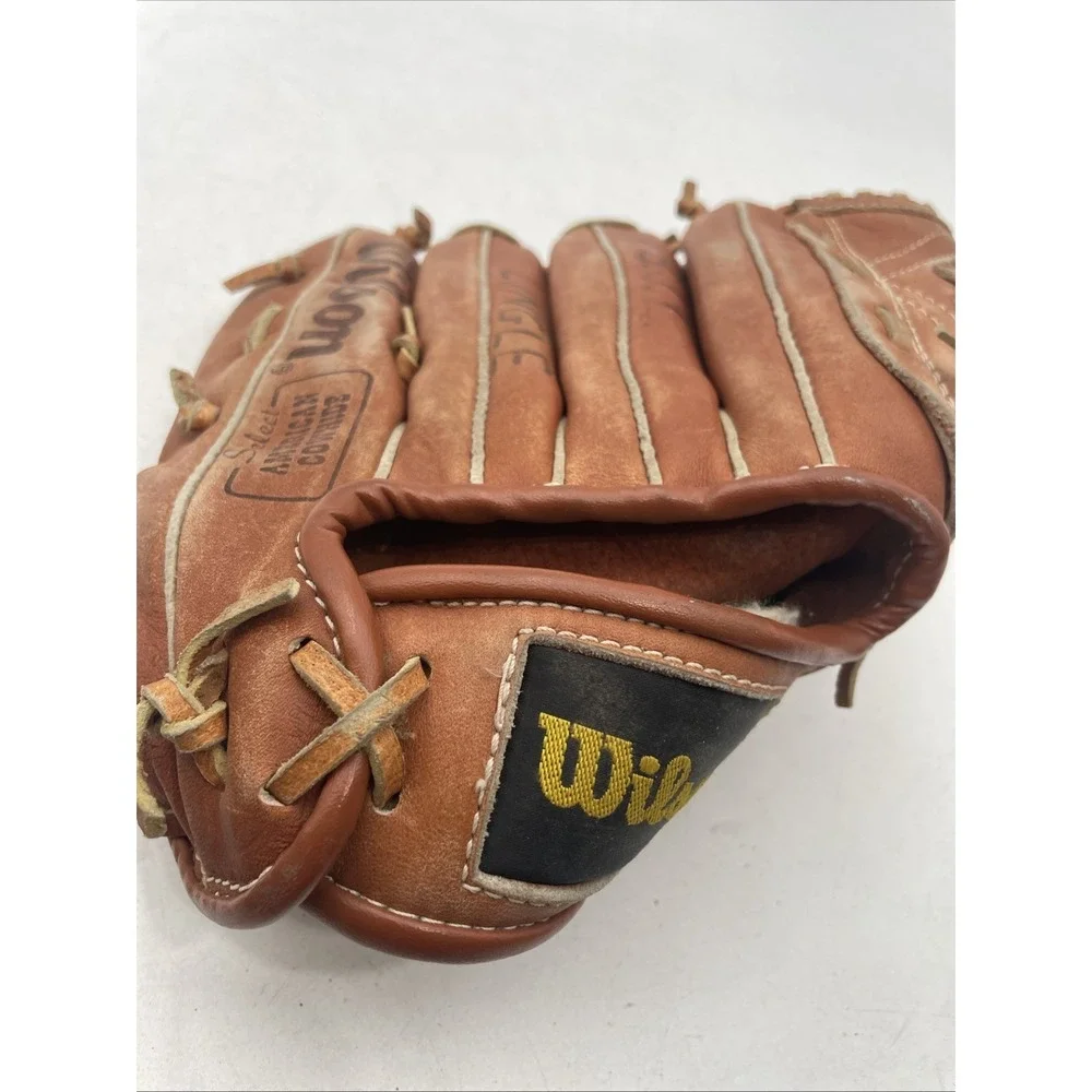 Wilson Roger Clemens RHT Baseball Glove Mitt Model #A2160 Vintage Roger Clemens